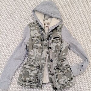 Y2K Triple Five Soul Camo Cargo Fur Lined  Hooded Cinched Waist Jacket Small